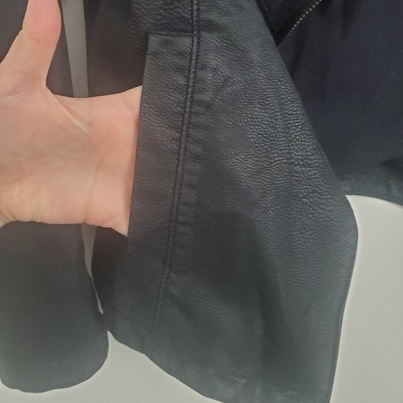 Black Jacket Women's - Picture 10 of 12